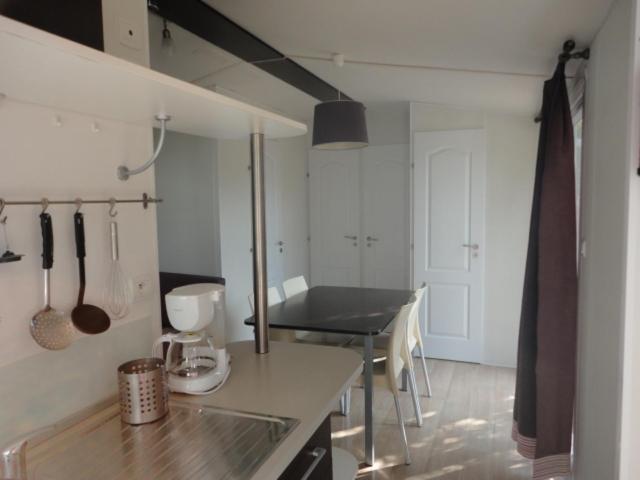 Mobil Home 6 Personnes Rocbaron Екстериор снимка